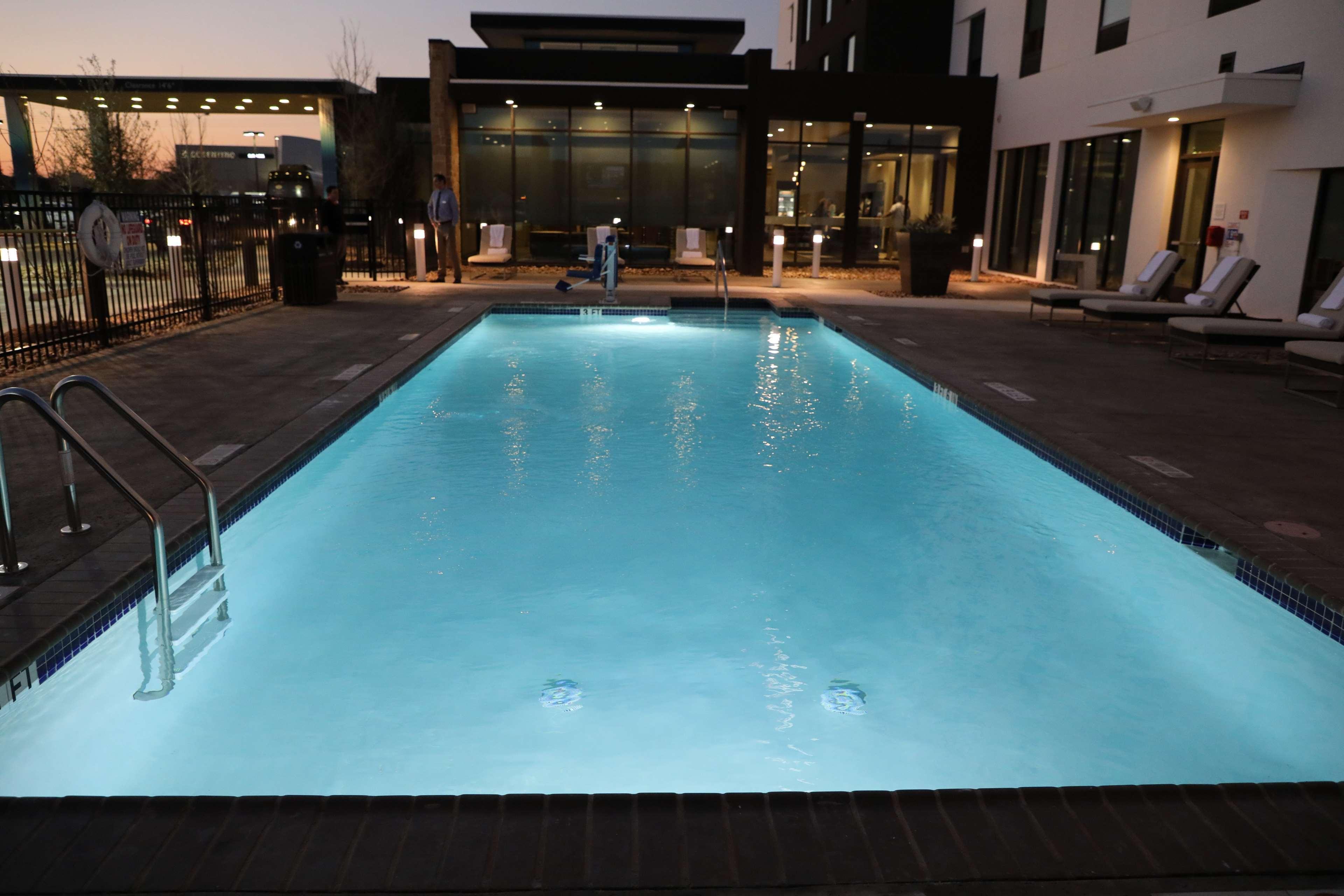 Hilton Garden Inn Austin Airport Екстериор снимка
