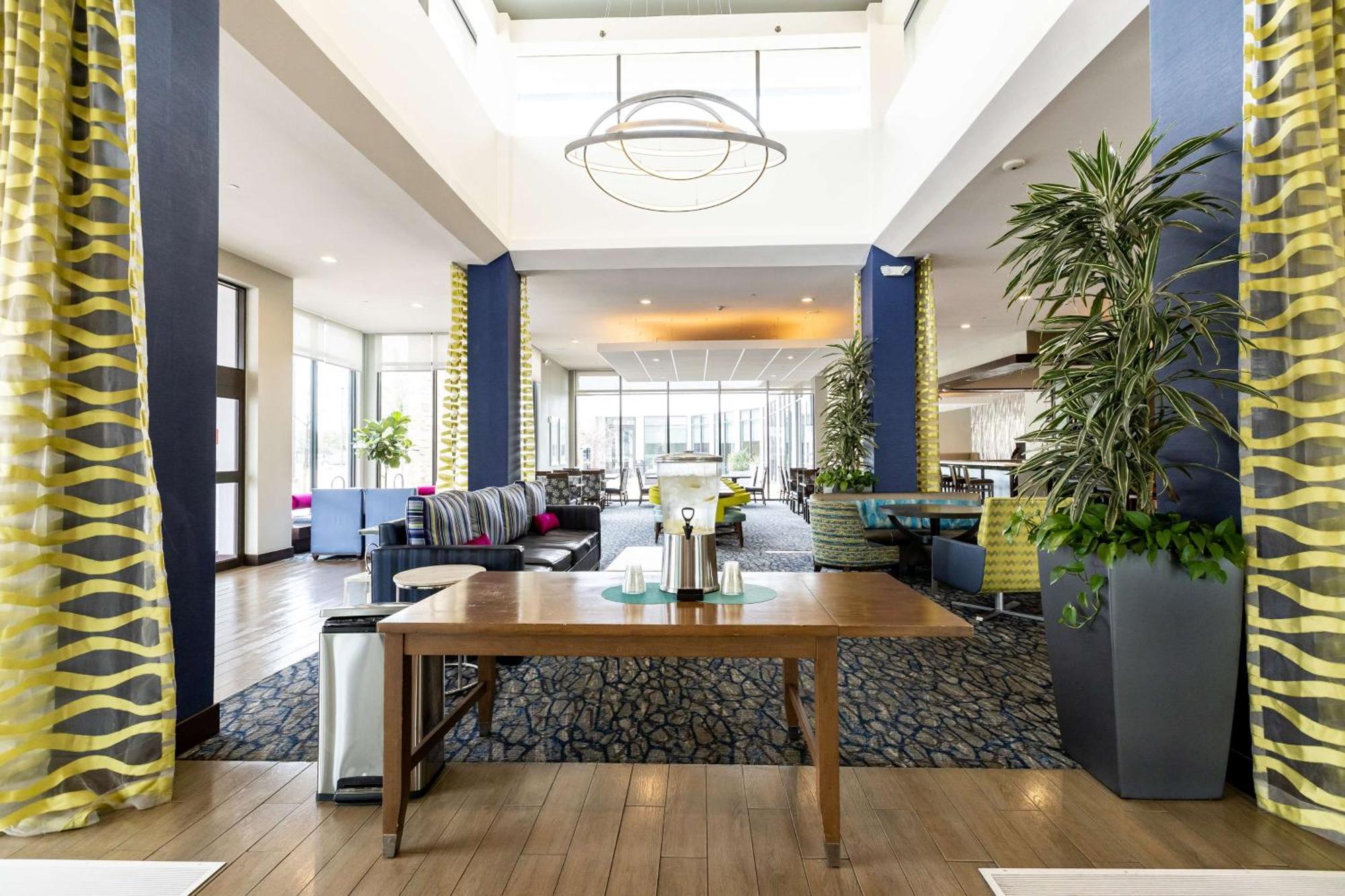 Hilton Garden Inn Austin Airport Екстериор снимка